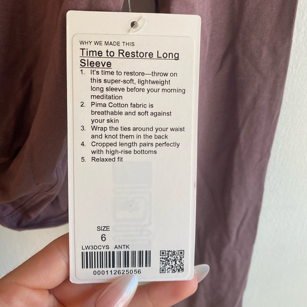 Lululemon size 6 long sleeve